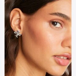 Tory Burch Delicate Twisted T Stud Earring -Chic Style Shop Delicate20Twisted20T20Stud20Earring.TB 143777 020 20221111 OMACC.pdp 1200x1200 1