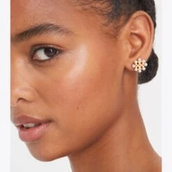Tory Burch Kira Pearl Stud Earring -Chic Style Shop Kira20Pearl20Stud20Earring.TB 144814 700 20230117 OMACC.pdp 1200x1200 1