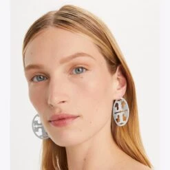 Tory Burch Miller Hoop Earring -Chic Style Shop Miller20Hoop20Earring.TB 55977 022 20230710 OMACC.pdp 1200x1200 1