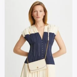 Tory Burch Robinson Chain Wallet -Chic Style Shop Robinson20Chain20Wallet.TB 137152 122 20220419 OMACC.pdp 1200x1200 1