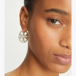 Tory Burch Small Miller Hoop Earring -Chic Style Shop Small20Miller20Hoop20Earring.TB 147726 100 20230509 OMACC.pdp 1200x1200 1