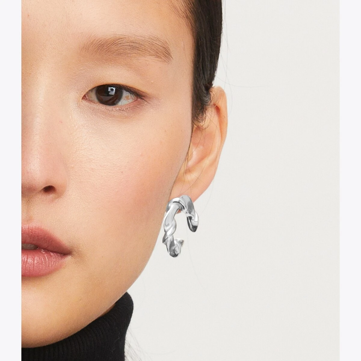 Tory Burch Twisted T Loop Earring 5 Tory Burch Twisted T Loop Earring - Image 3