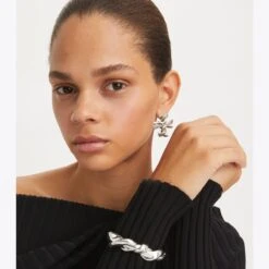 Tory Burch Twisted T Rope Cuff -Chic Style Shop Twisted20T20Rope20Cuff.TB 141146 020 20220815 OMACC.pdp 1200x1200 1