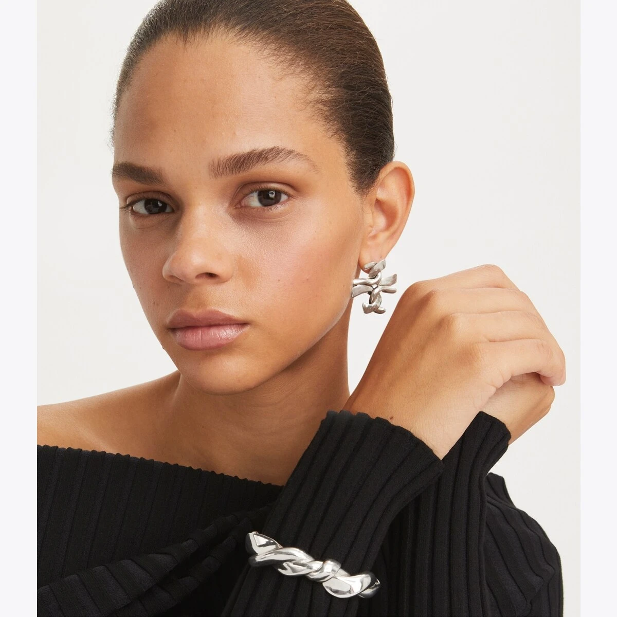 Tory Burch Twisted T Stud Earring 5 Tory Burch Twisted T Stud Earring - Image 3